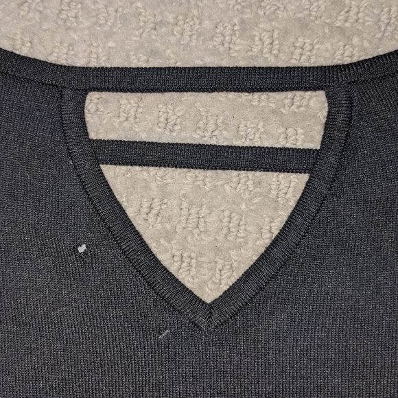 Cold shoulder top - Picture 8 of 8